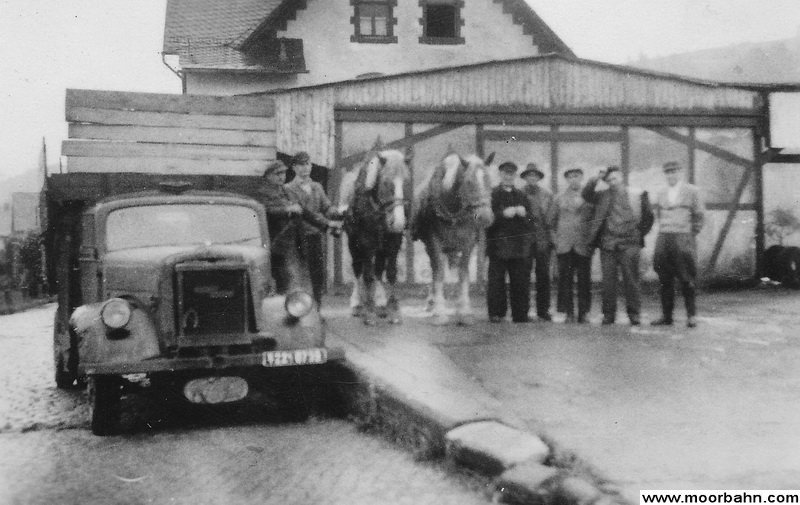 Holzschwellen für den Gleisbau. 