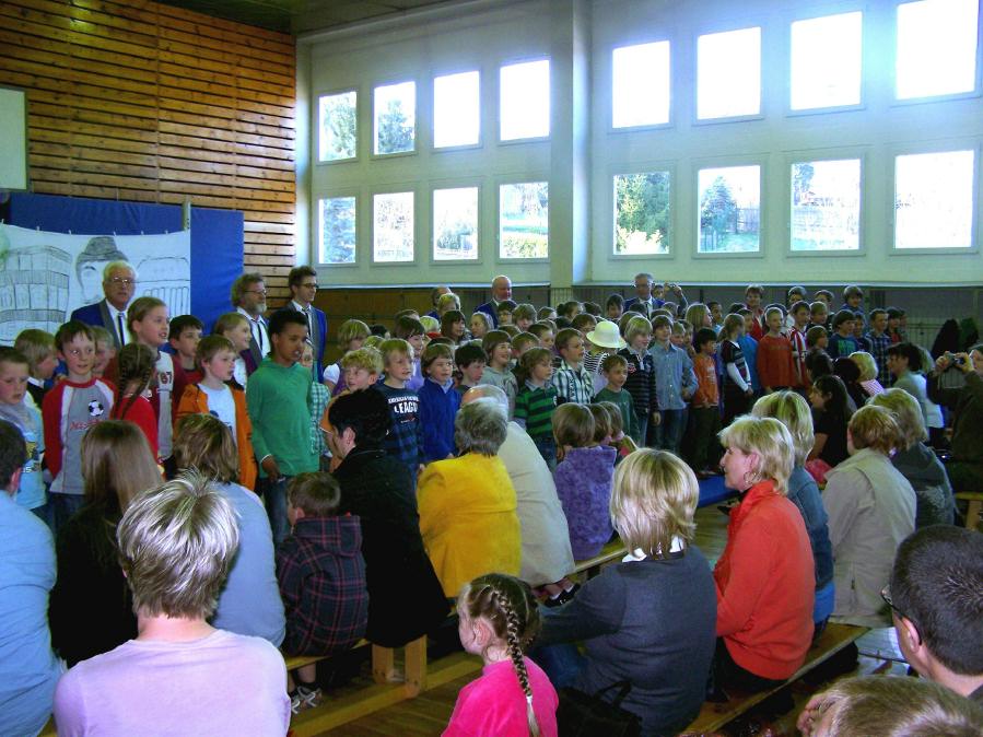 Impressionen von der Namensverleihung am 08.04.2011 - Grundschule "Hermann Sachse"