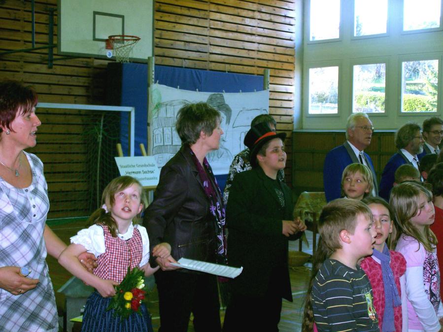 Impressionen von der Namensverleihung am 08.04.2011 - Grundschule "Hermann Sachse"