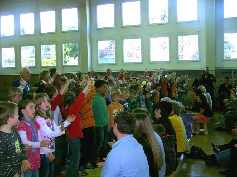 Impressionen von der Namensverleihung am 08.04.2011 - Grundschule "Hermann Sachse"