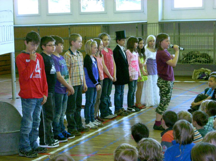 Impressionen von der Namensverleihung am 08.04.2011 - Grundschule "Hermann Sachse"