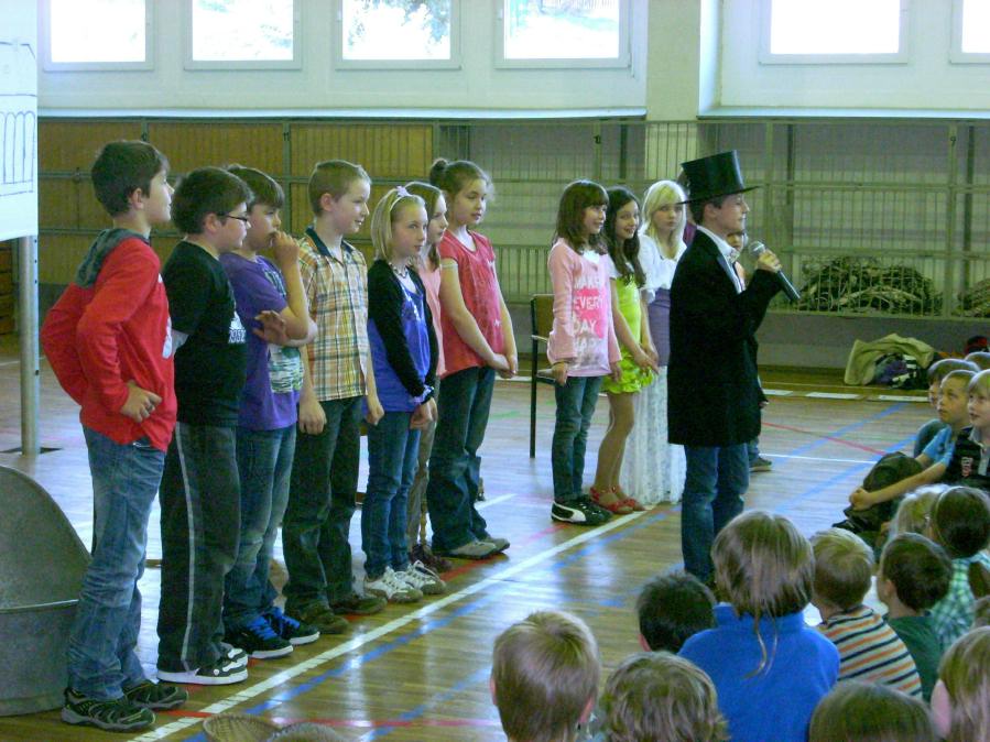 Impressionen von der Namensverleihung am 08.04.2011 - Grundschule "Hermann Sachse"