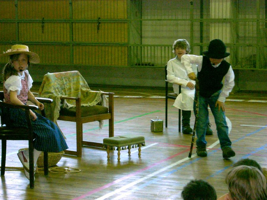 Impressionen von der Namensverleihung am 08.04.2011 - Grundschule "Hermann Sachse"