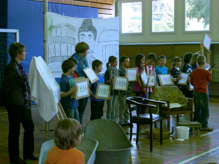 Impressionen von der Namensverleihung am 08.04.2011 - Grundschule "Hermann Sachse"