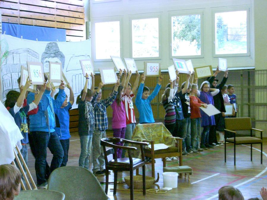 Impressionen von der Namensverleihung am 08.04.2011 - Grundschule "Hermann Sachse"